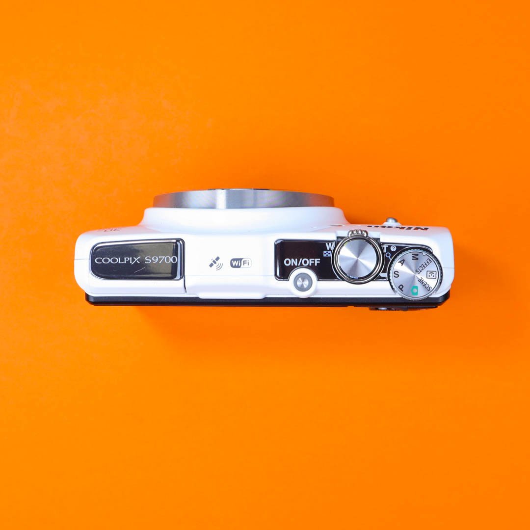 Nikon Coolpix S9700