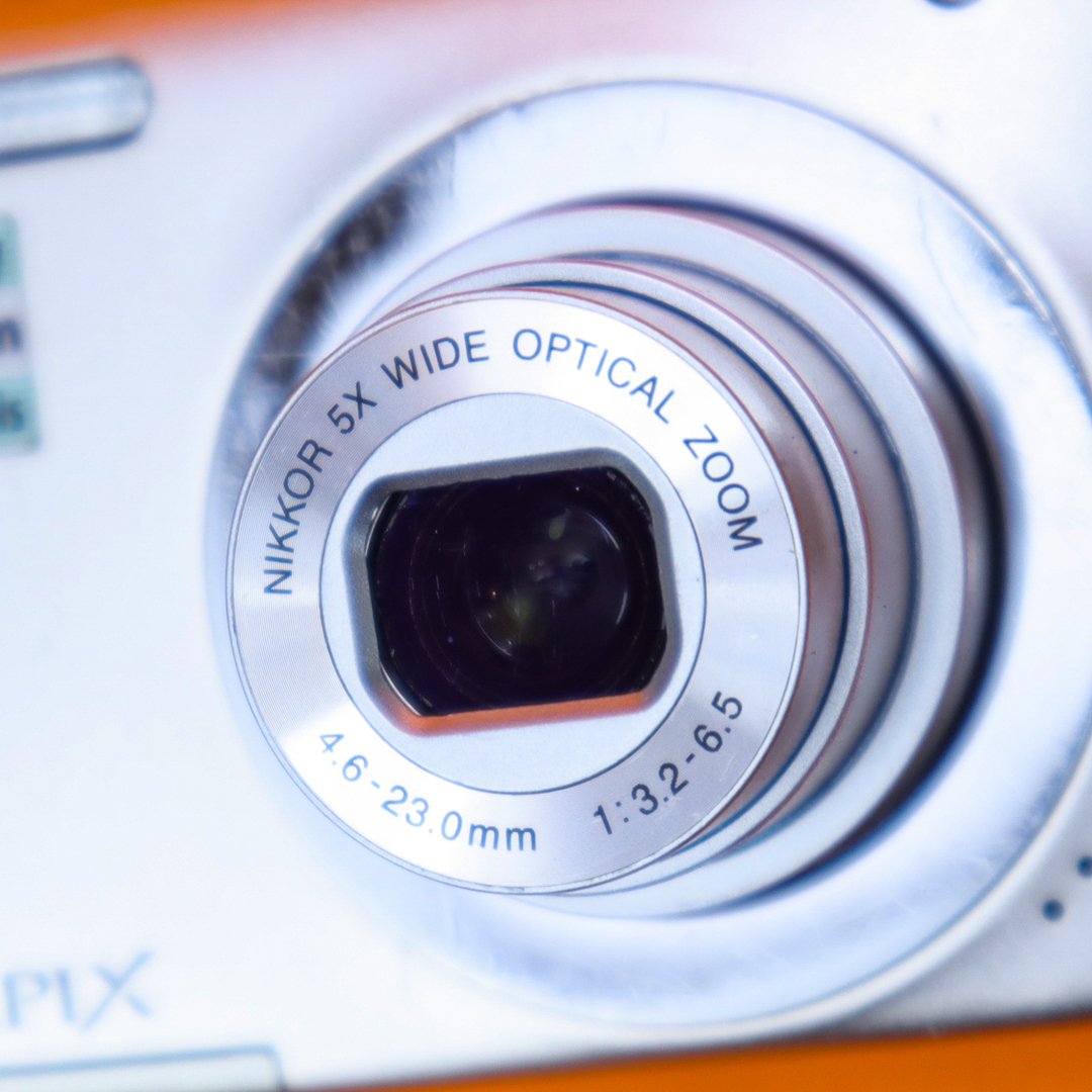 Nikon Coolpix S2700
