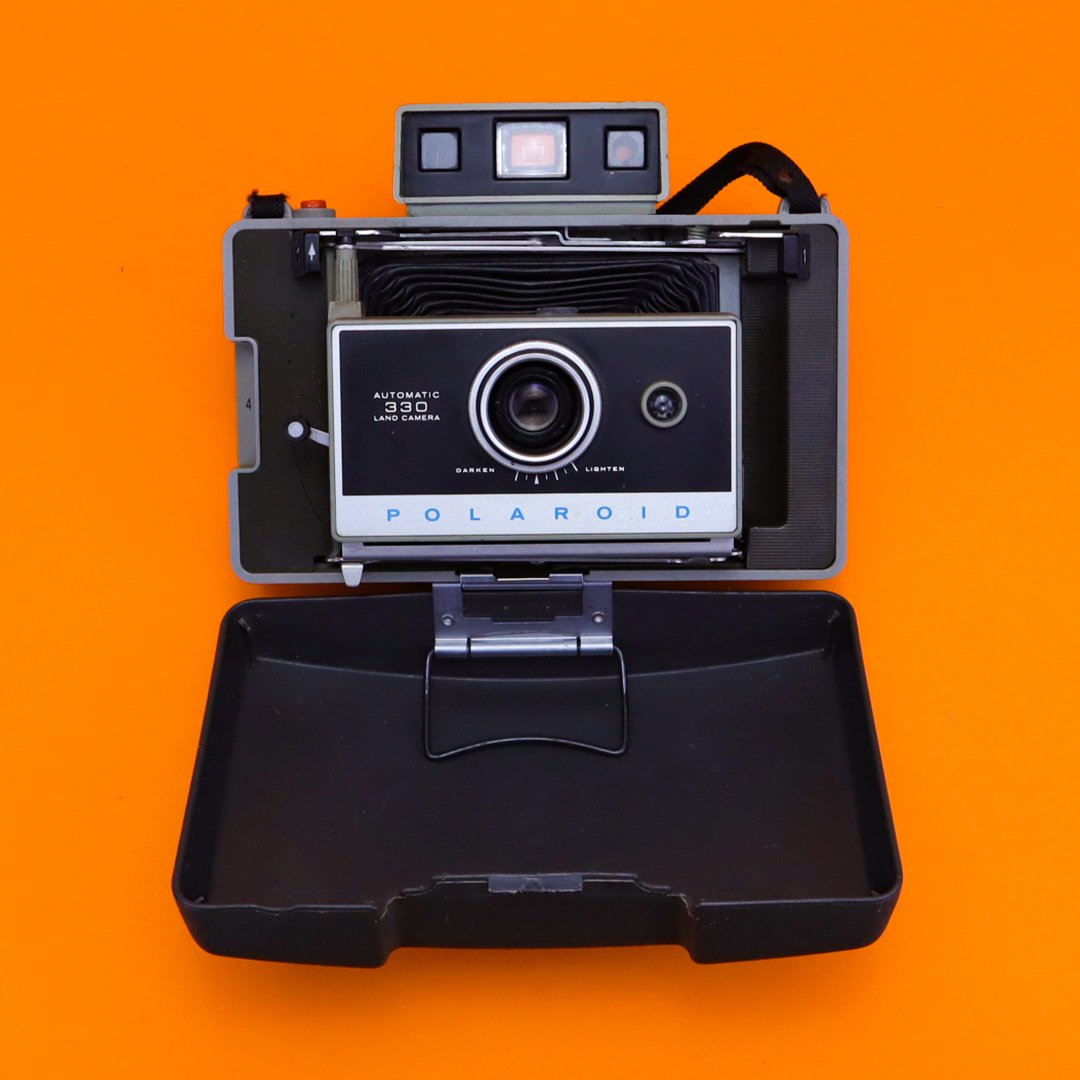 Polaroid Automatic 330 Land Camera