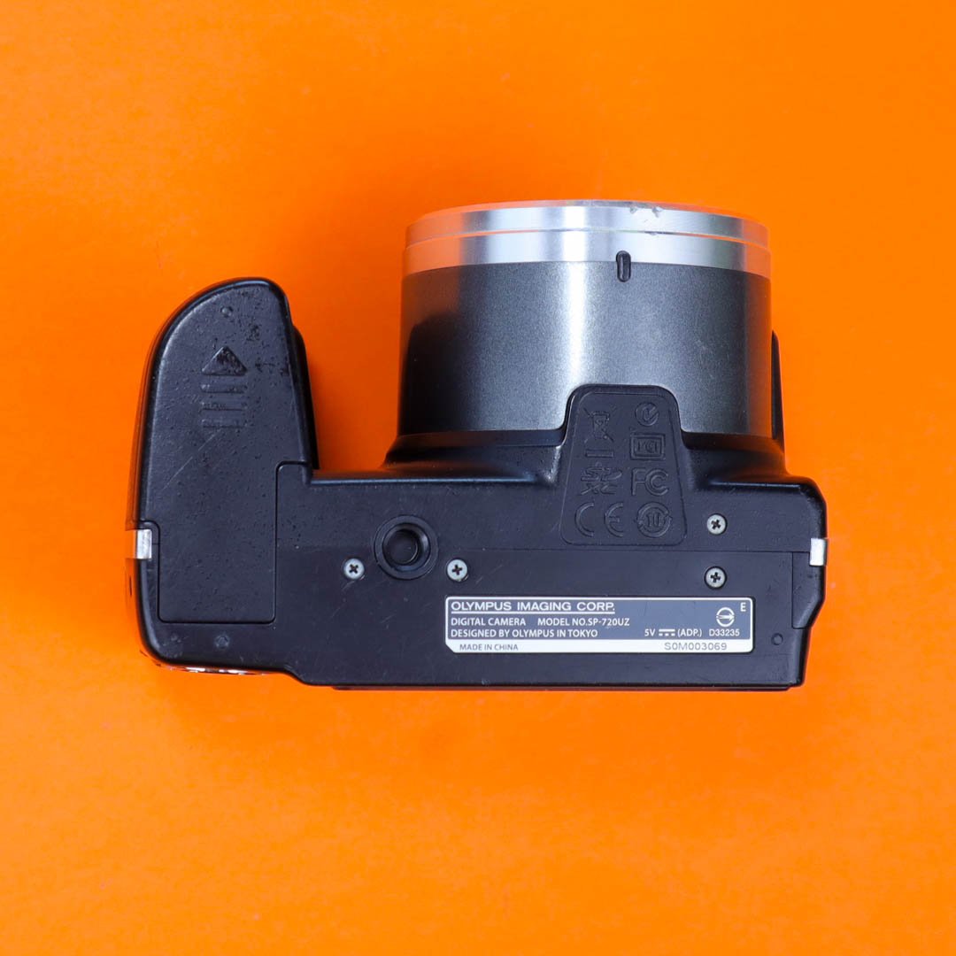 Olympus SP-720UZ