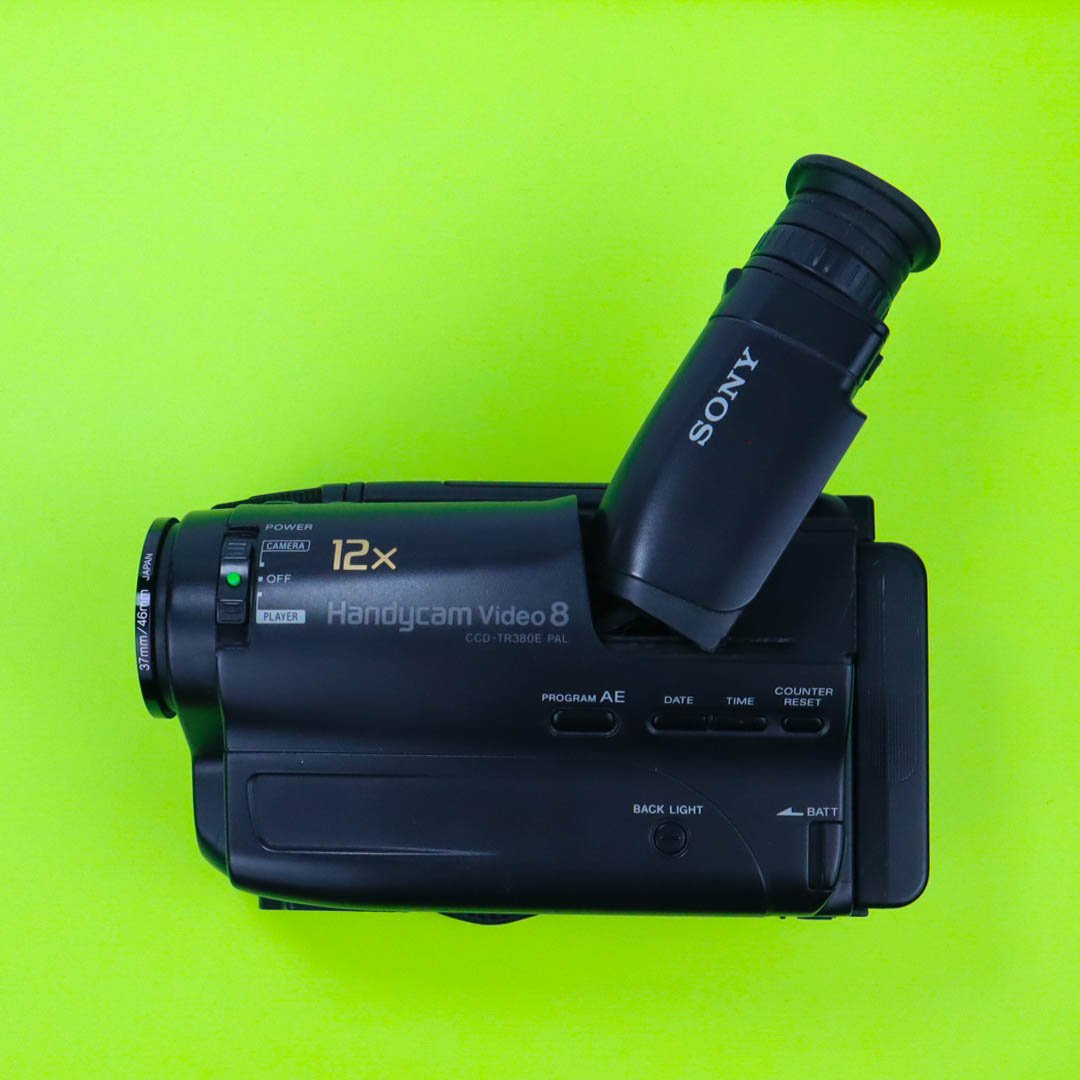 Sony CCD-TR380E