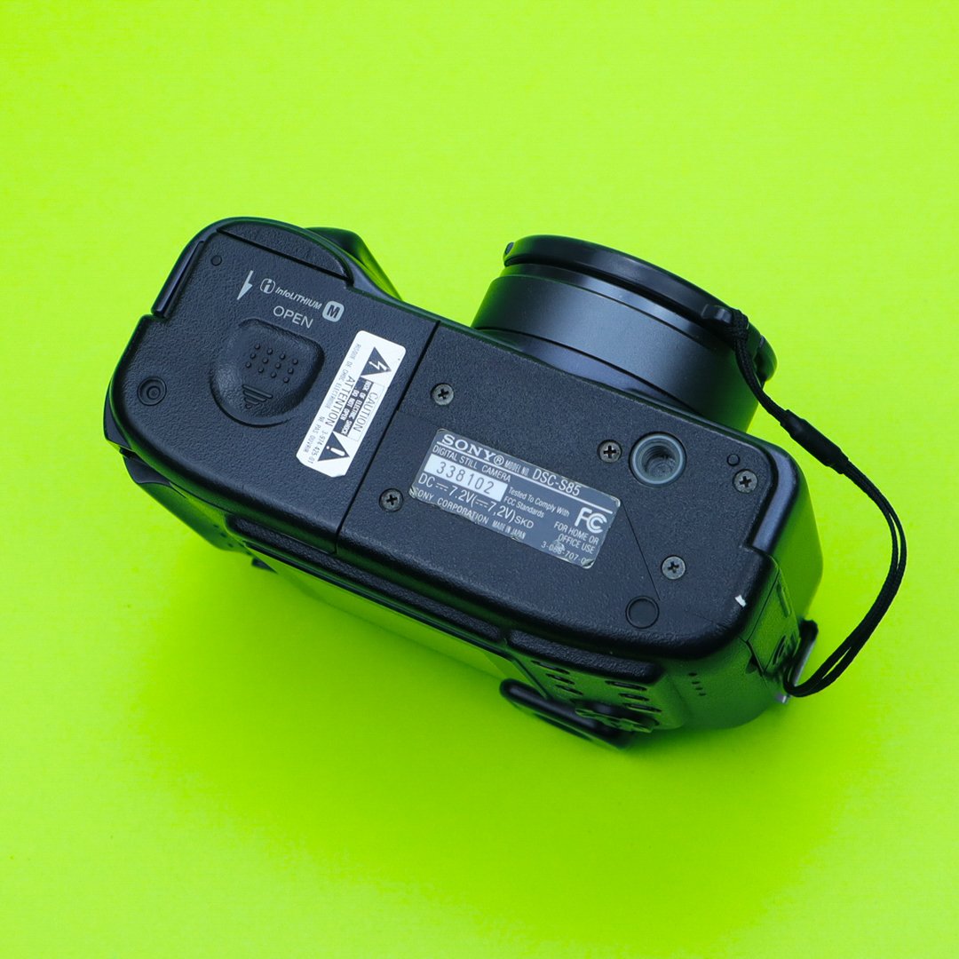 Sony Cyber-shot DSC-S85