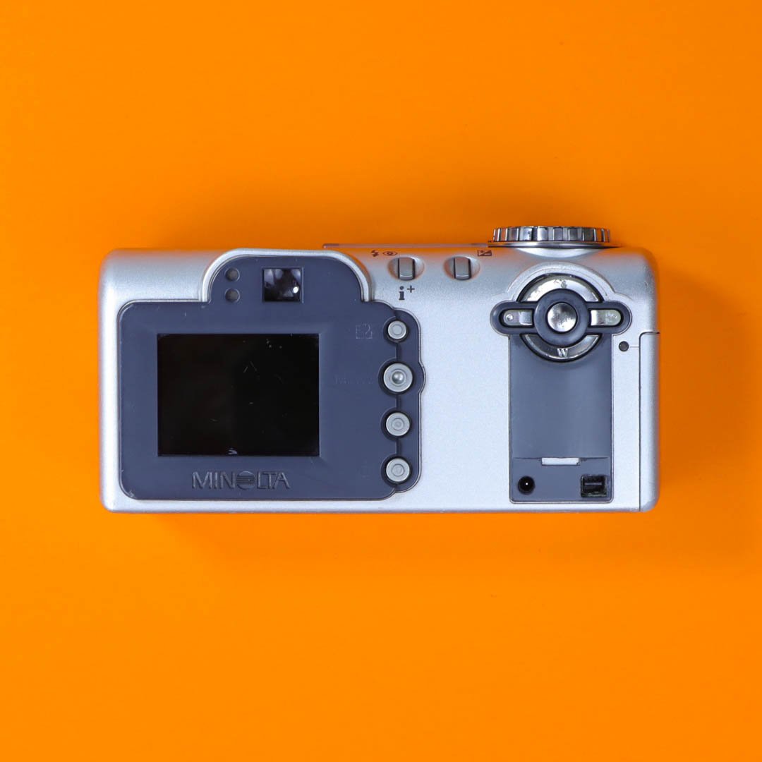 Minolta Dimage F100