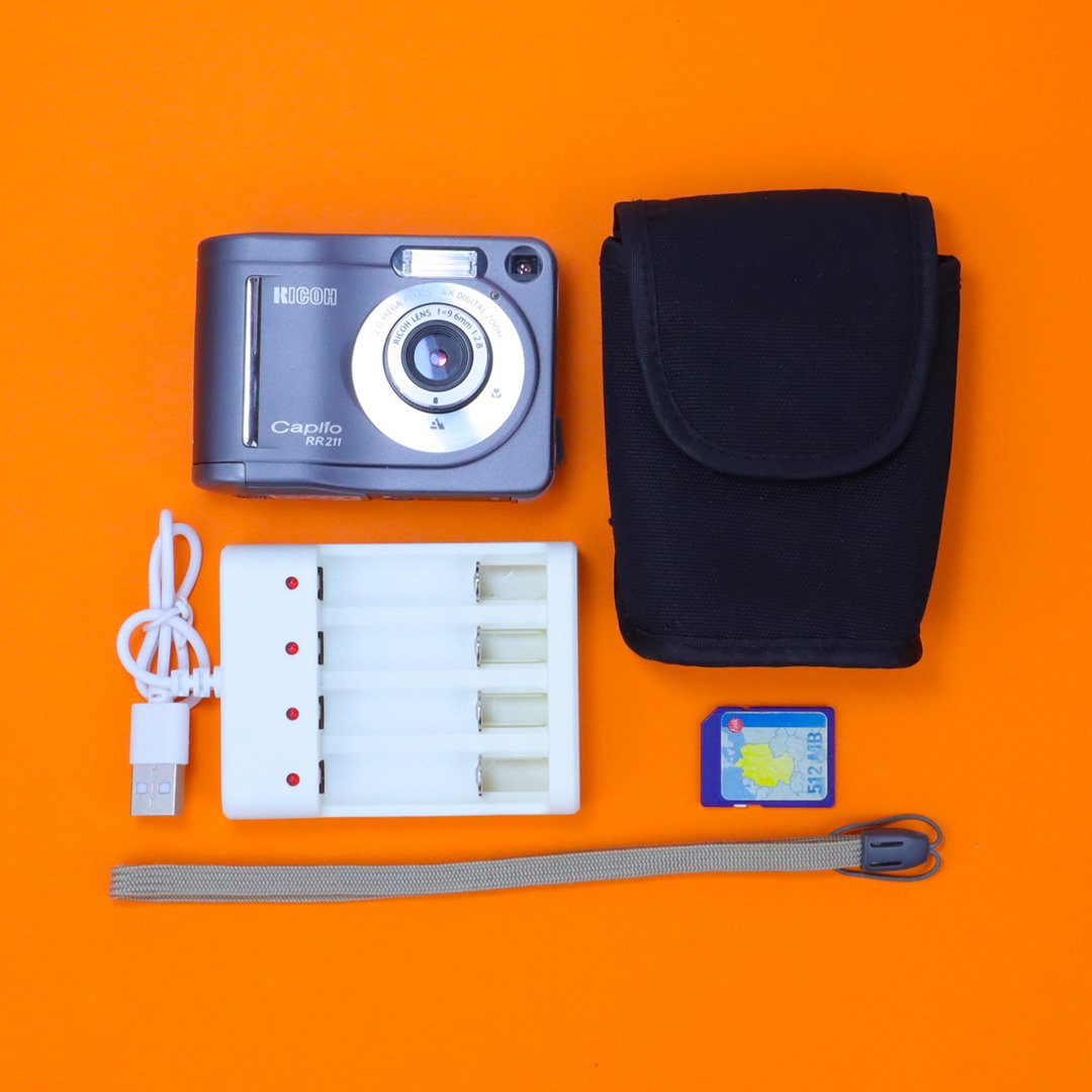Ricoh Caplio RR211
