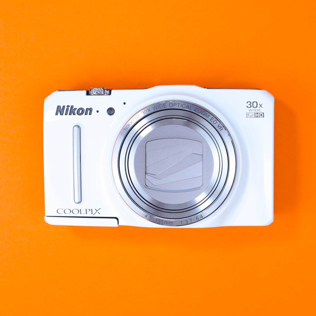 Nikon Coolpix S9700