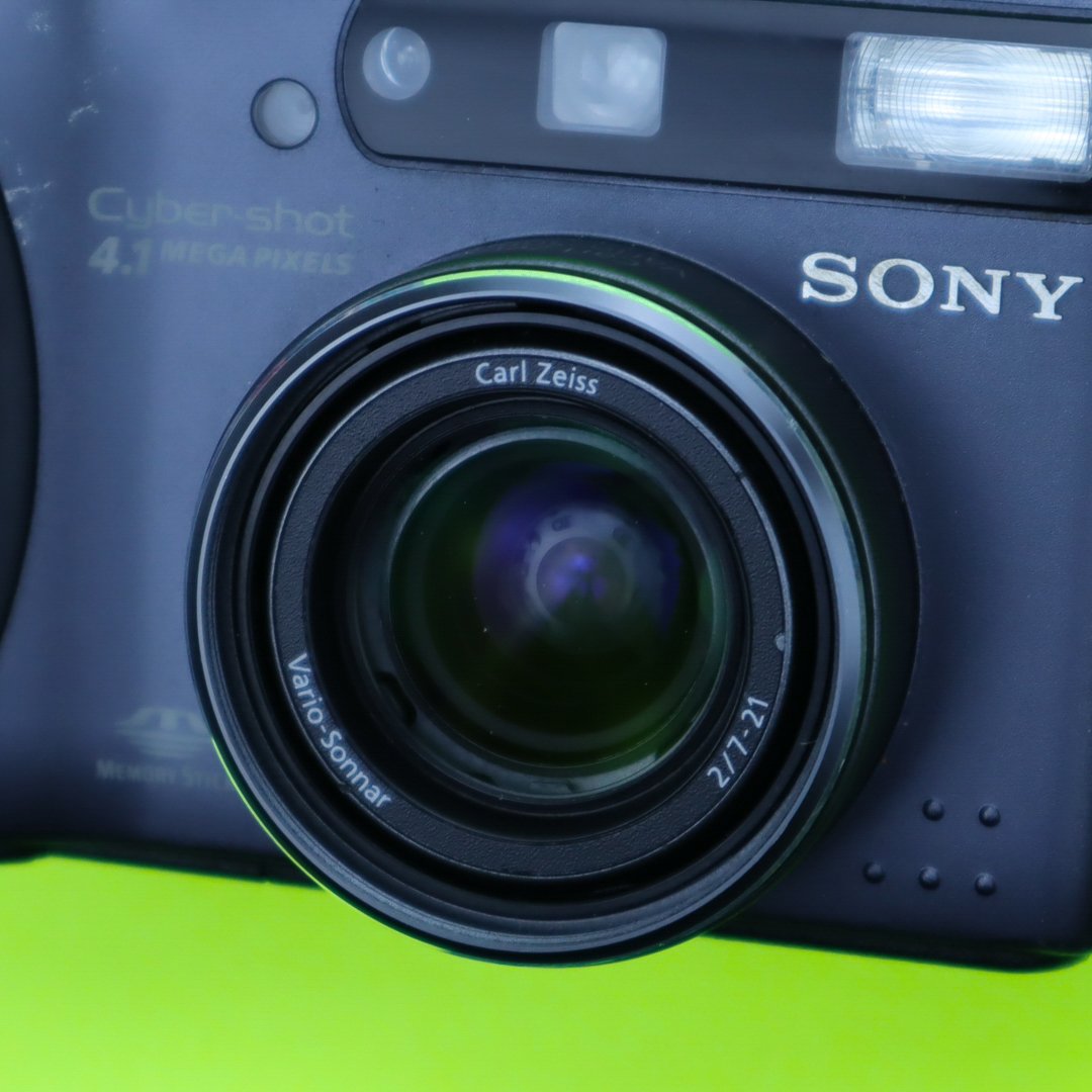 Sony Cyber-shot DSC-S85