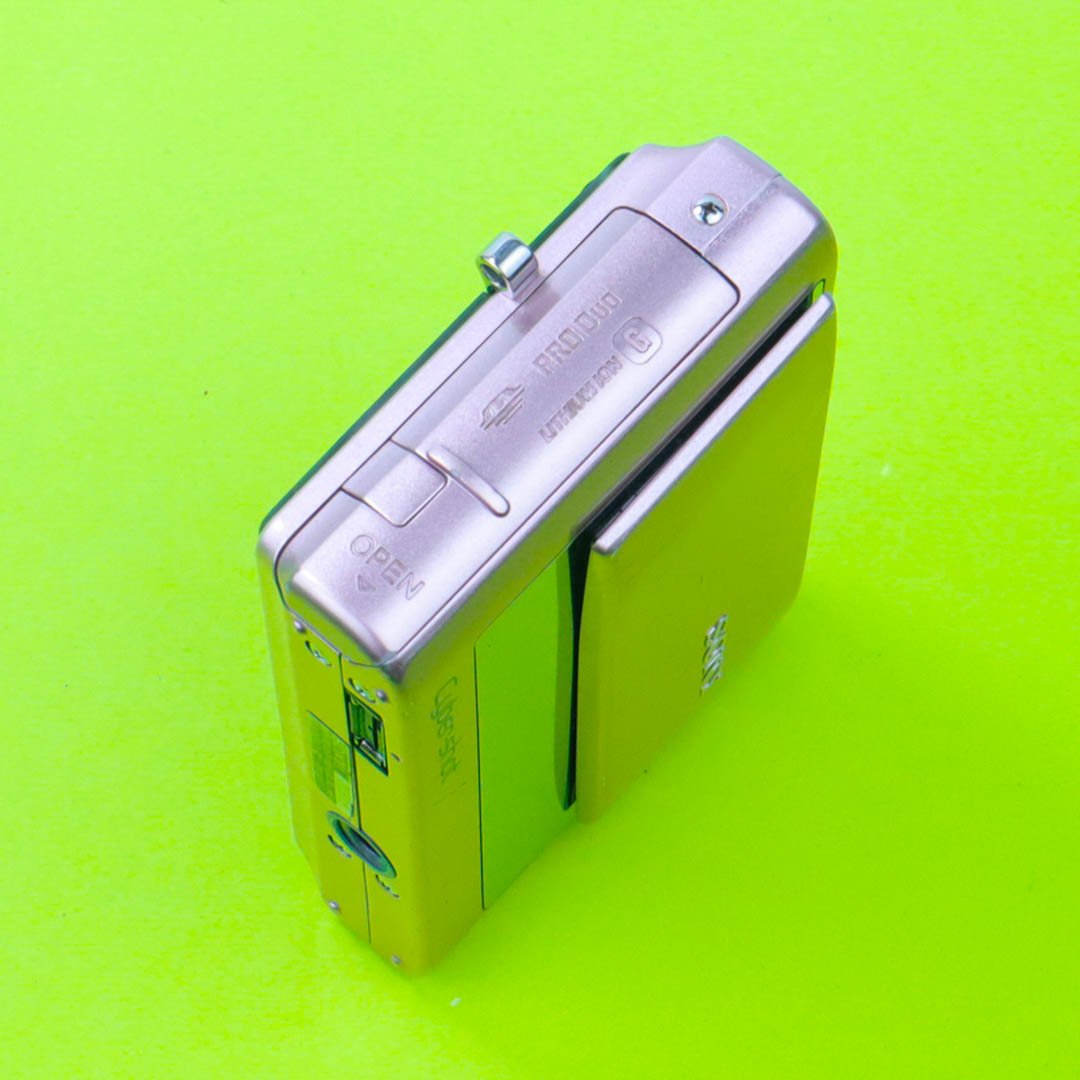 Sony Cyber-shot DSC-T20