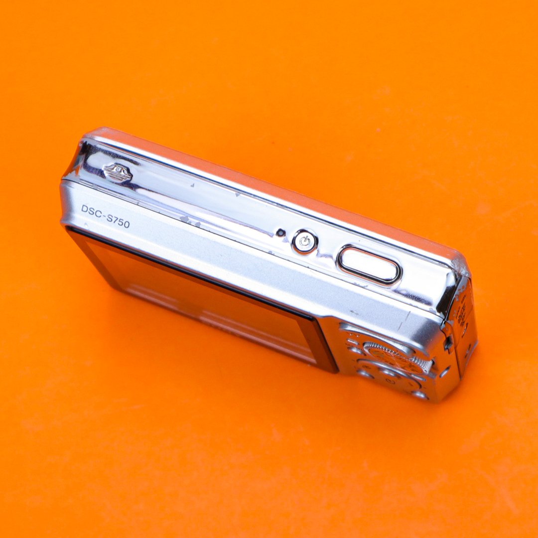 Sony Cyber-Shot DSC-S750