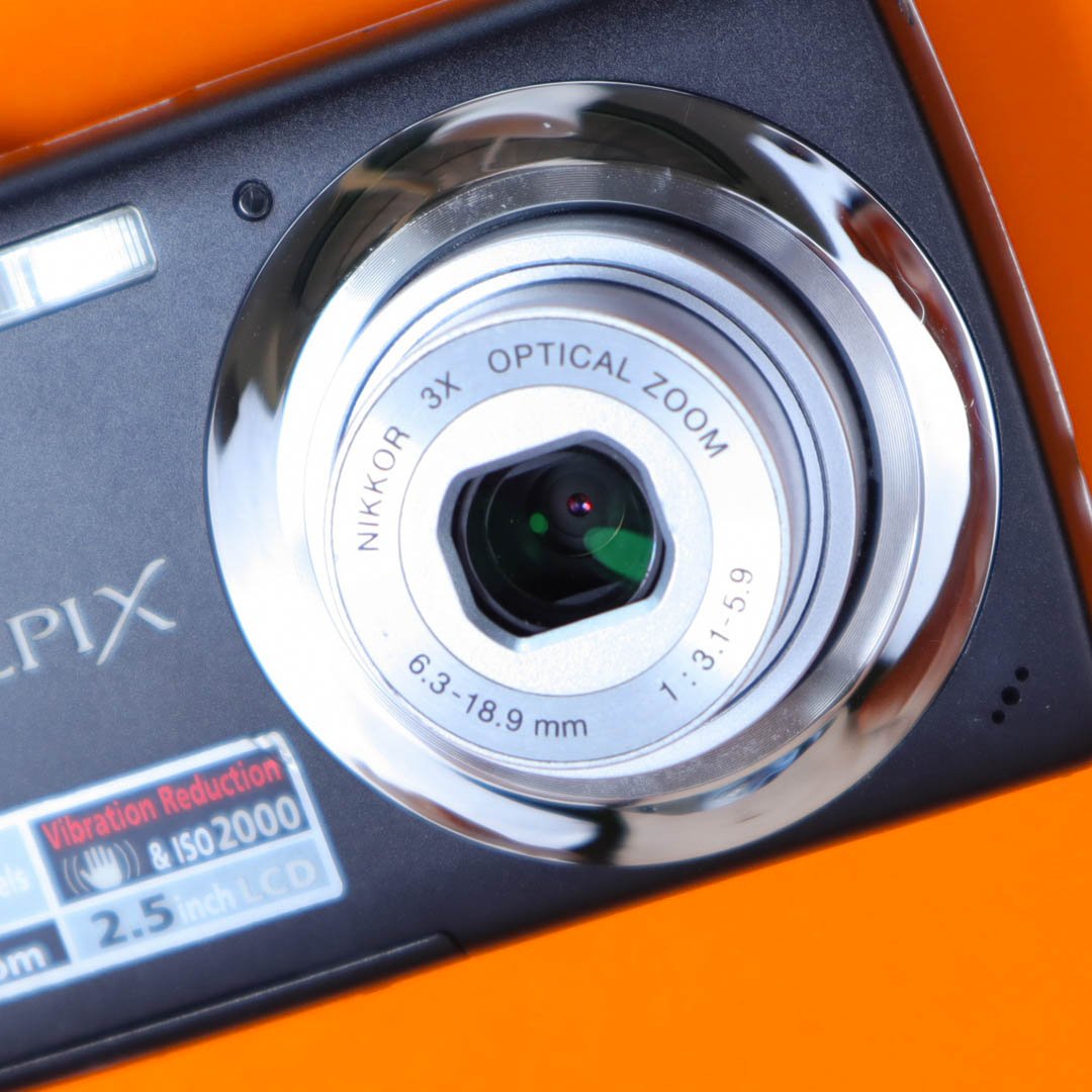 Nikon Coolpix S220