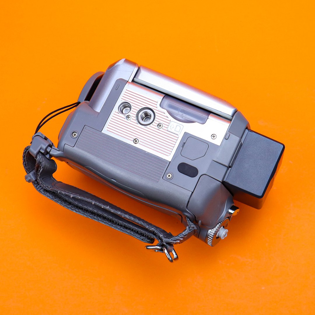 Panasonic NV-GS75