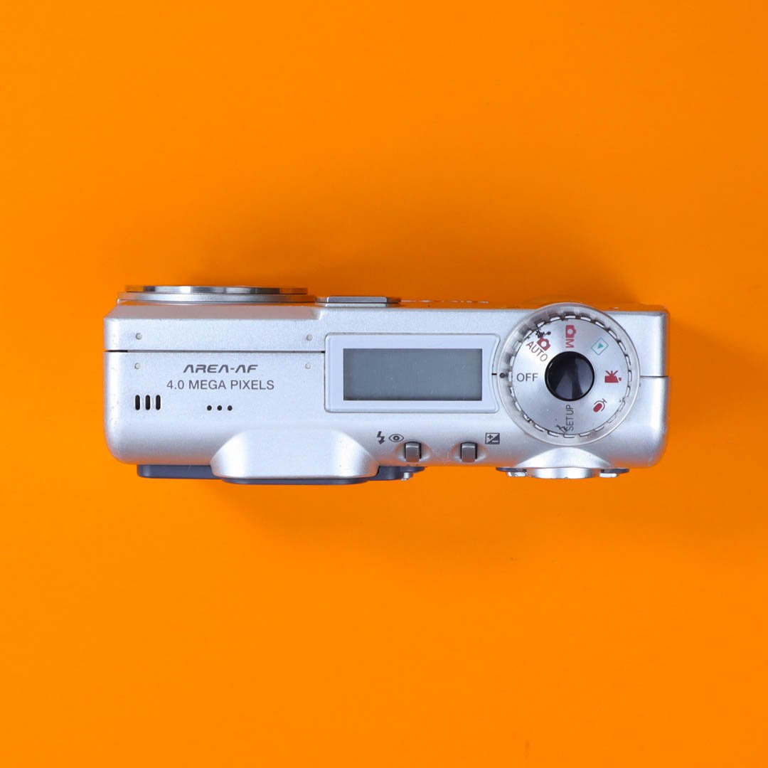 Minolta Dimage F100