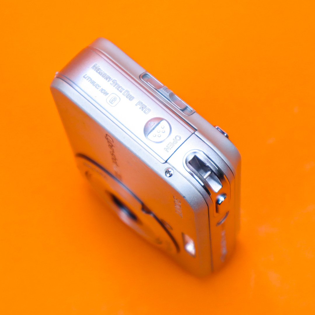 Sony Cyber-shot DSC-N1