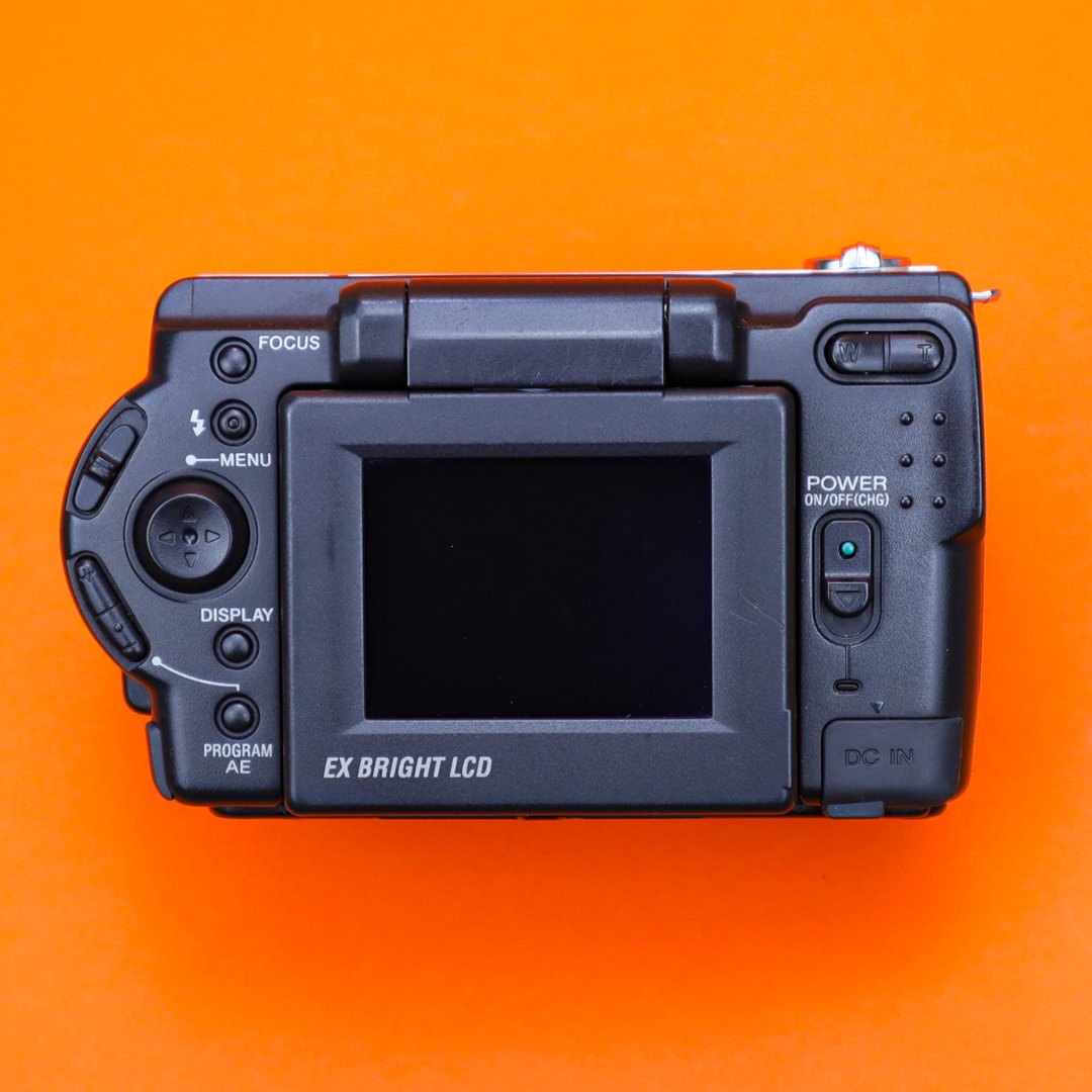 Sony Cyber-shot DSC-S50 дополнителна слика