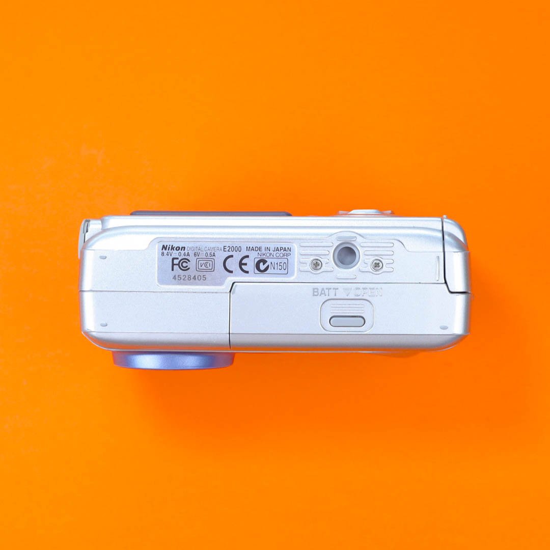 Nikon Coolpix 2000