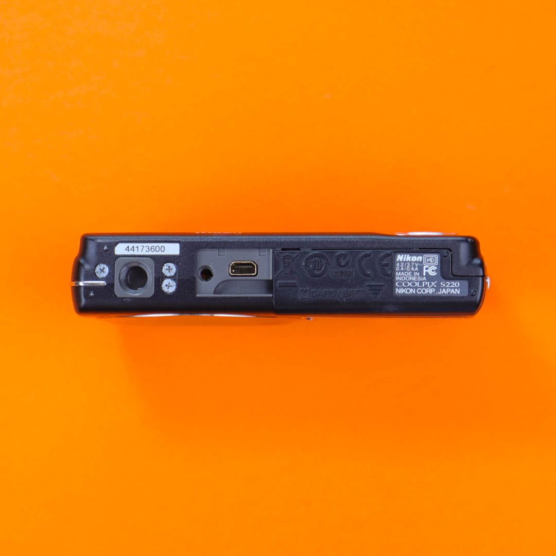 Nikon Coolpix S220