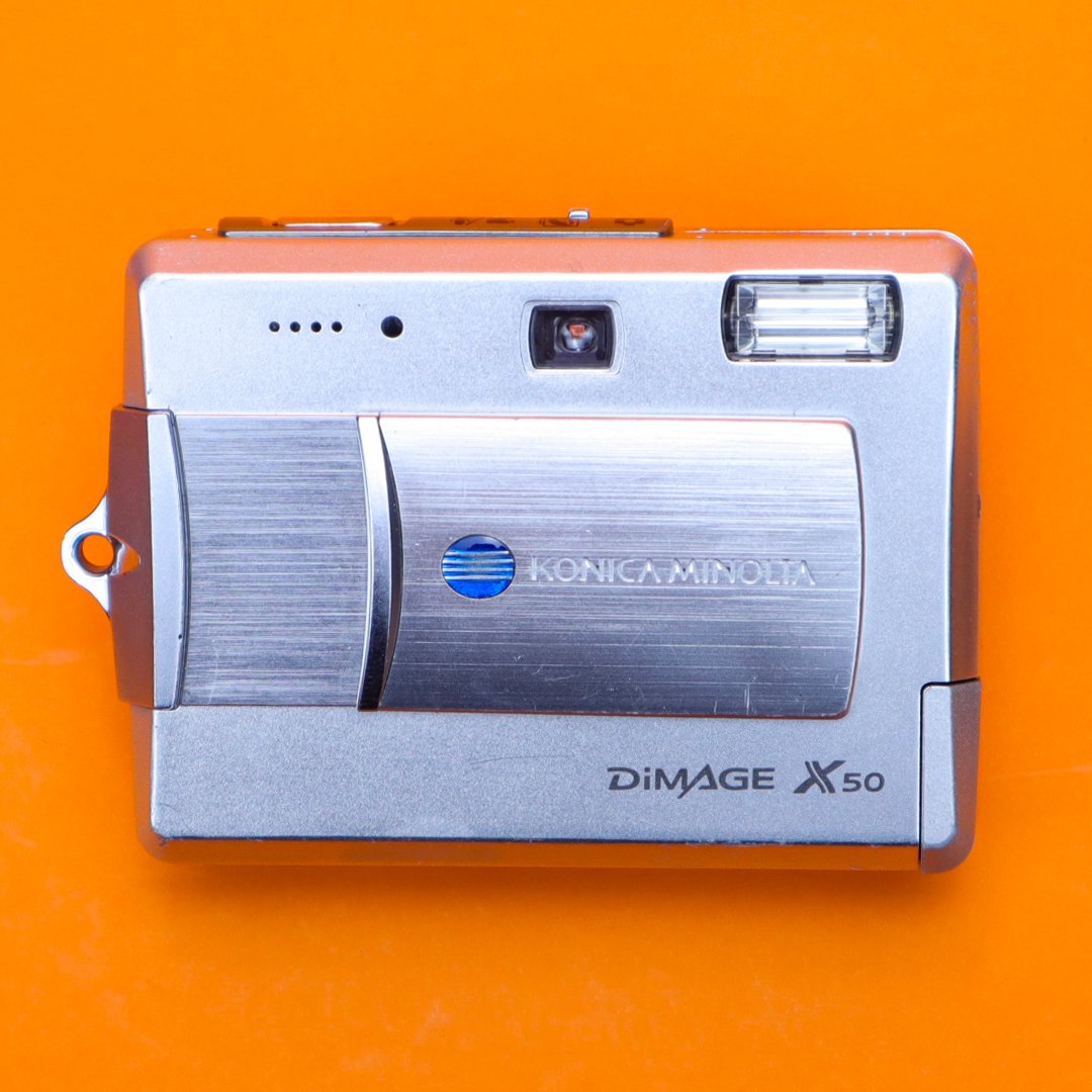 Minolta DiMAGE X50 дополнителна слика