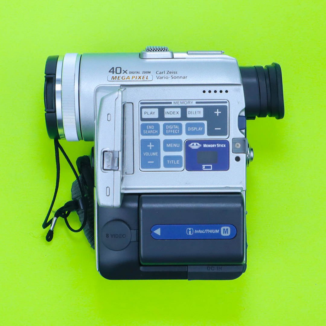 Sony Handycam DCR-PC100E