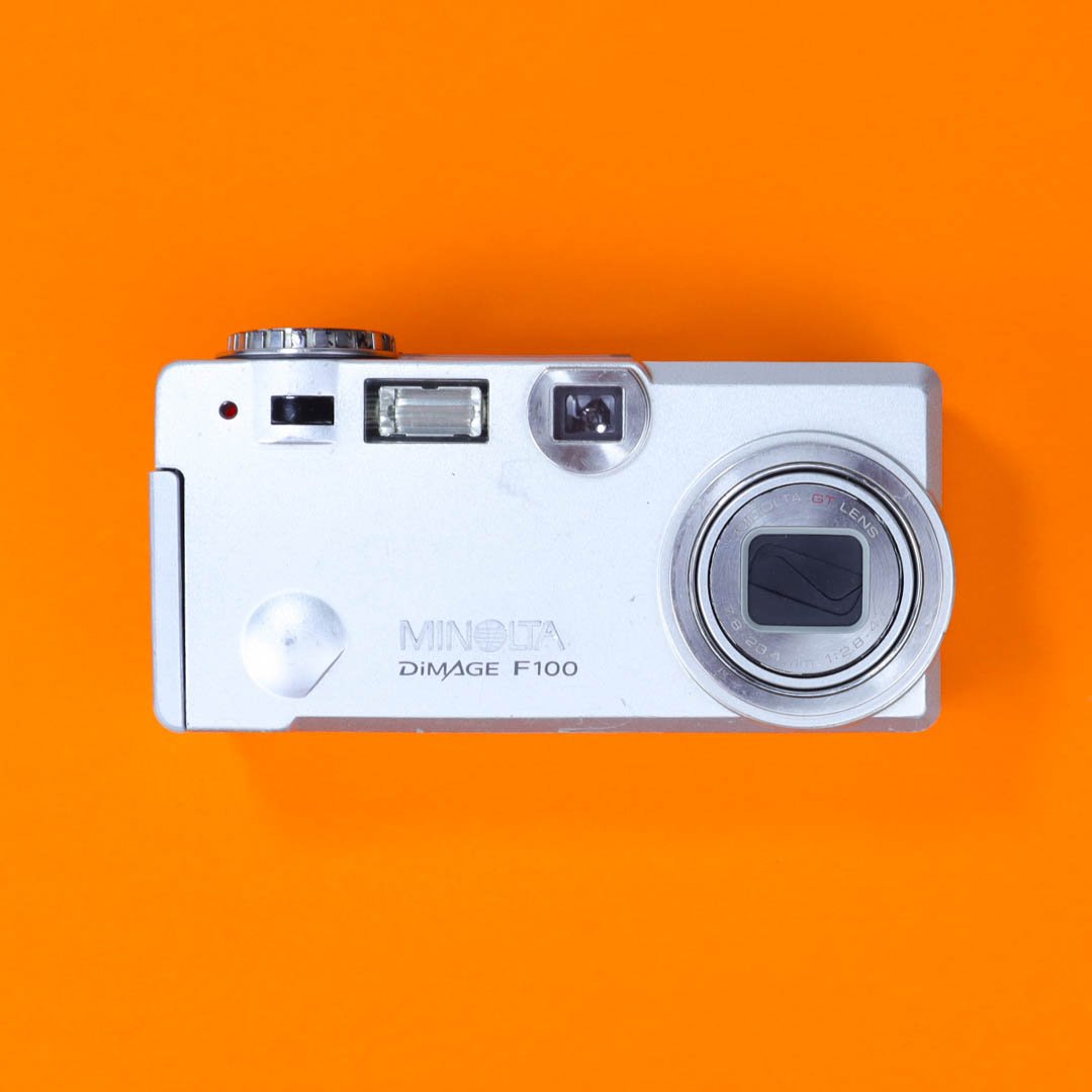 Minolta Dimage F100 дополнителна слика