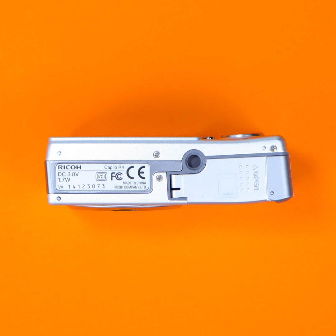 Ricoh Caplio R4