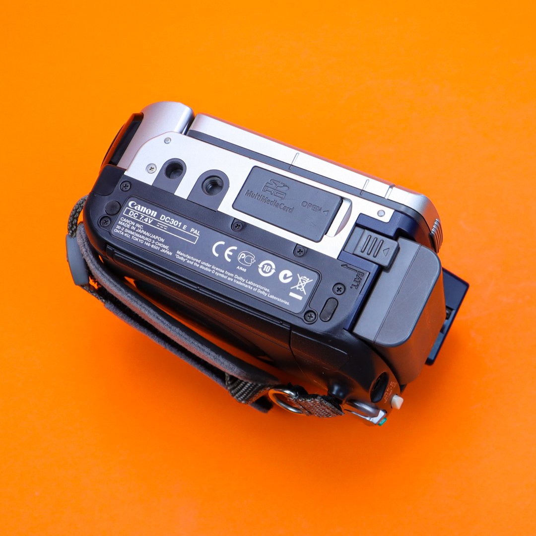 Canon DC301