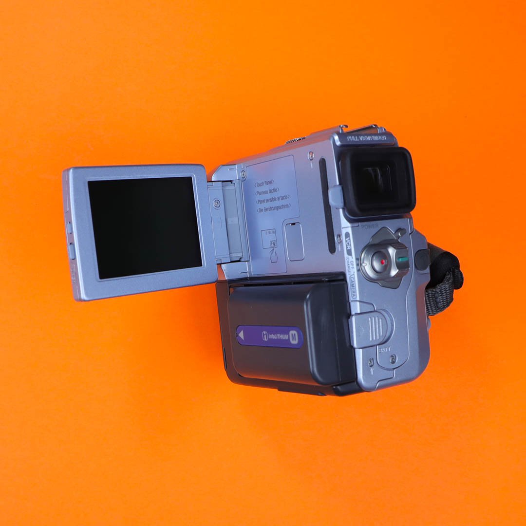 Sony DCR-PC8e дополнителна слика
