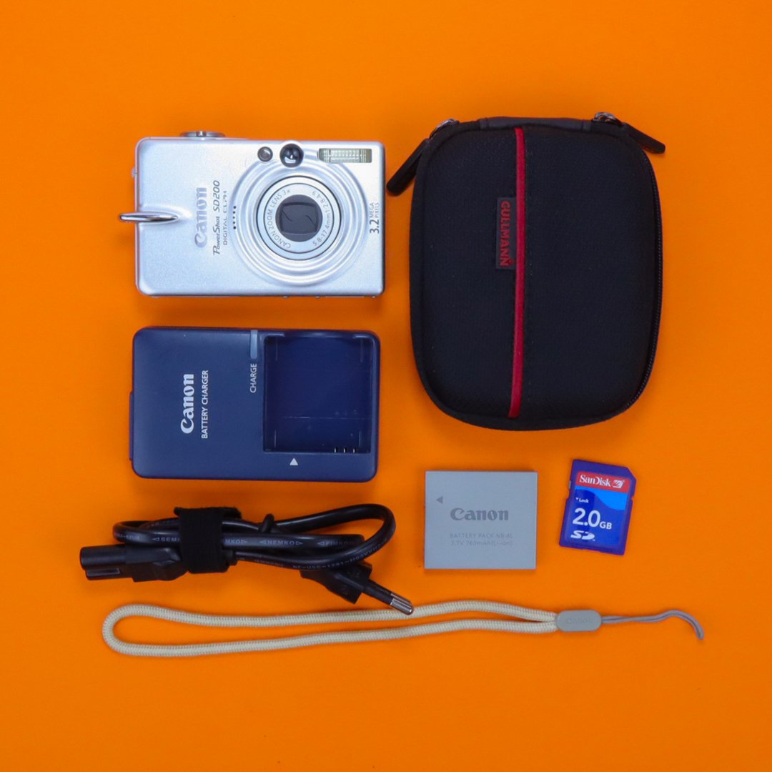 Canon PowerShot SD200 Digital ELPH