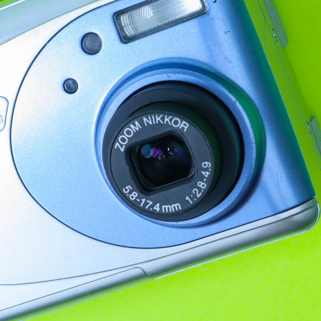 Nikon Coolpix 2000