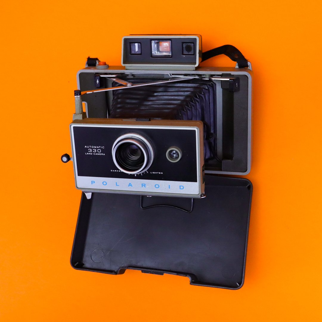 Polaroid Automatic 330 Land Camera