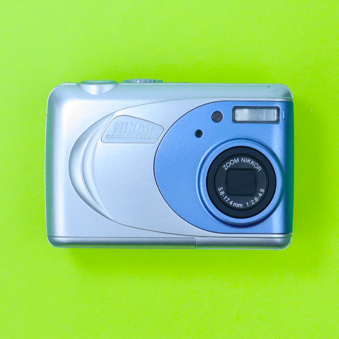 Nikon Coolpix 2000 дополнителна слика