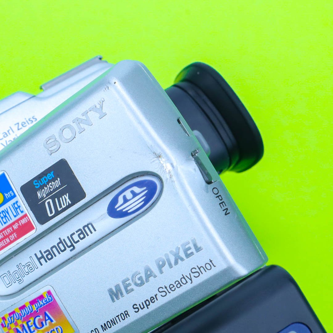 Sony Handycam DCR-PC110E